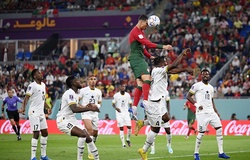 Ronaldo lại gây choáng với pha bật cao đánh đầu không tưởng