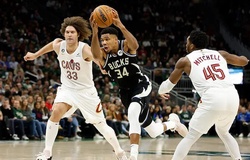 Á thần Antetokounmpo rực cháy, nhấn chìm tham vọng của Cavaliers