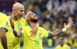 Brazil bùng nổ trong 45 phút để ghi nhiều bàn hơn cả vòng bảng 