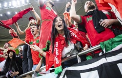 Hủy chuyến, CĐV mắc kẹt ở sân bay, giấc mơ của CĐV Ma-rốc biến thành ác mộng