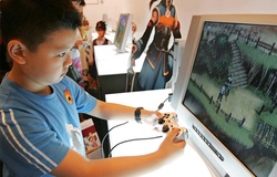 Bố mẹ thuê game thủ chuyên nghiệp để phá con trai mình chơi game