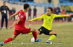 CĐV Malaysia tranh cãi về trọng tài ở trận thua Việt Nam 