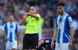 Barca bị cầm hòa trong trận đấu điên rồ với 15 thẻ vàng và 2 thẻ đỏ