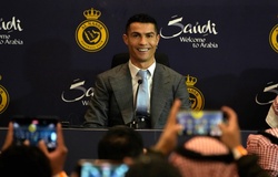 Ra mắt Al Nassr, Ronaldo hé lộ về những đề nghị “trên khắp thế giới”