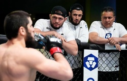 Bạn thân tiết lộ kế hoạch rời xa làng MMA của Khabib Nurmagomedov