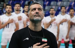 HLV đội tuyển bóng chuyền quốc gia Iran gây phẫn nộ khi tấn công học trò