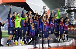 Đoạt Siêu cúp, một nửa đội hình Barca giành danh hiệu đầu tiên