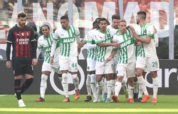 AC Milan phòng ngự thảm họa, thua nhục nhã trên sân nhà