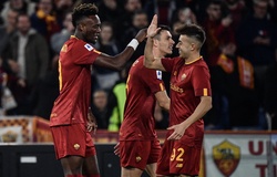 Roma ghi 2 bàn trong 6 phút đầu tiên, Mourinho tiết lộ suýt ra đi