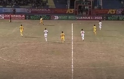 Sân Thanh Hóa bị ví như mặt ruộng, đến “người nhà” liên tục than phiền