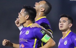 Văn Quyết lập siêu phẩm, cầu thủ Hà Nội FC câu giờ thắng vất vả Hà Tĩnh