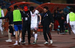 Hoàng Đức “thoát nạn” sau pha phạm lỗi của cầu thủ CAHN