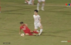 Cầu thủ CAHN đạp Hoàng Đức bị kỷ luật nặng