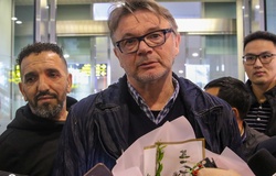 Tân HLV trưởng Philippe Troussier đã đến Việt Nam, sẵn sàng nhận nhiệm vụ mới