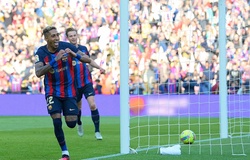Raphinha đạt thành tích ghi bàn kỳ lạ bằng đánh đầu cho Barca