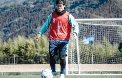 Công Phượng thành “người thừa”, Yokohama FC chìm nghỉm dưới đáy