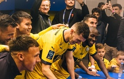 Quang Hải dự bị, Pau FC thắng đội bét bảng