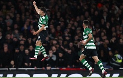 Trận Arsenal vs Sporting chứng kiến siêu phẩm ghi từ giữa sân