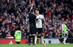 MU bất ngờ hưởng lợi bằng 3 thẻ đỏ trong 40 giây như thế nào?