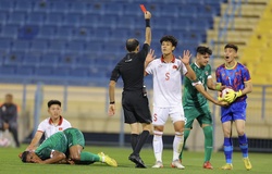 Trọng tài Qatar rút thẻ đỏ nhầm với cầu thủ U23 Việt Nam