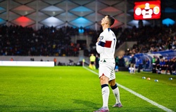 Top 10 cầu thủ ghi nhiều bàn nhất cho ĐTQG: Messi đeo bám Ronaldo