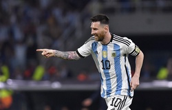 Messi lập hat-trick cho Argentina, lọt vào CLB 100 bàn thắng