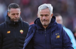 Mourinho chế giễu nhà báo Hà Lan dù nhận thất bại