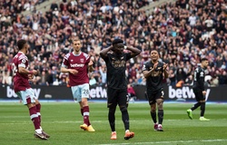 CĐV Arsenal nói gì sau khi Saka sút hỏng phạt đền?