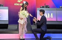 Màn cầu hôn ngọt ngào của cặp đôi Văn Tùng - Mai Dora ở chung kết VCS 2023