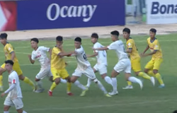 Hết đạp đầu đến tát vào mặt, báo động hành vi phi thể thao ở giải U19 Quốc gia 2023