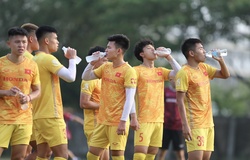 U22 Việt Nam “bở hơi tai” dưới nắng nóng 40 độ C ở buổi tập đầu tại Campuchia