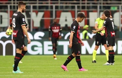 Milan và Roma tự loại mình khỏi cuộc đua dự Champions League