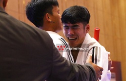 Chùm ảnh: Nước mắt giàn giụa võ sĩ Thái Lan gây sốc nhà thi đấu jujitsu SEA Games 32
