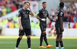 Arsenal gục ngã và chính thức dâng chức vô địch cho Man City