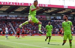 Liverpool ngăn MU ăn mừng giành vé dự Champions League ở phút 89