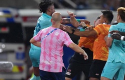 Hỗn chiến SEA Games 32 vừa mới lắng, bóng đá Thái Lan lại xảy ra đánh nhau