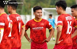 HLV Troussier sắp giải thoát Quang Hải, Công Phượng khỏi phận làm… khán giả