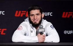 Islam Makhachev chế nhạo chiếc đai BMF trong trận Poirier vs. Gaethje tại UFC 291