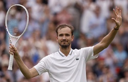 Wimbledon ngày 8/7: Medvedev tìm lại chính mình, Kvitova nối dài chuỗi bất bại trên mặt sân cỏ