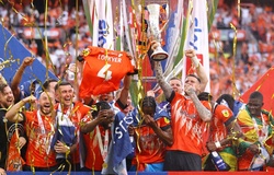 Tân binh Ngoại hạng Anh gây sốc với giá vé đắt đỏ và tăng chóng mặt