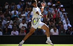 Wimbledon ngày 12/7: Alcaraz lần đầu vào bán kết, Medvedev nhọc nhằn đánh bại Eubanks