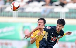 Đối thủ “tự bắn vào chân”, HAGL sáng cửa trụ hạng V.League 2023