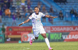 CLB Hà Nội thắng kịch tính Bình Định, phả hơi nóng vào đội đầu bảng CAHN