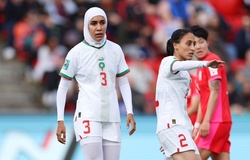 World Cup nữ lần đầu tiên xuất hiện cầu thủ trùm đầu