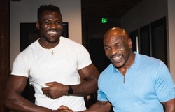 Mike Tyson nhận lời huấn luyện Francis Ngannou đối phó với Tyson Fury