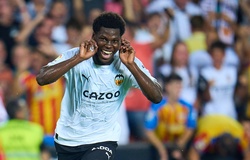 Tiền vệ khoác áo số 80 của Ronaldinho tại Milan trở thành người Mỹ một cách tình cờ