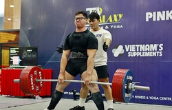 Chàng trai cận thị nâng 750 kg tạ, phá kỷ lục quốc gia ở giải Powerlifting Việt Nam 2023