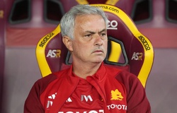 Mourinho nhận thẻ đỏ và chế giễu cầu thủ đối phương dính doping