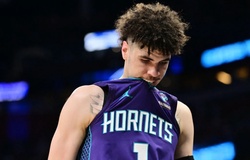 LaMelo Ball không thể tự rời sân sau chấn thương ghê rợn: CĐV Charlotte Hornets lo lắng