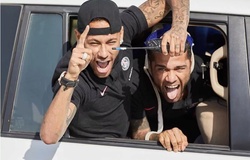 Neymar trợ giúp tiền và luật sư khi Dani Alves ra toà